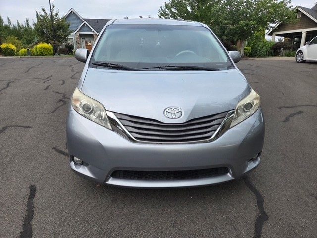 2012 Toyota Sienna XLE